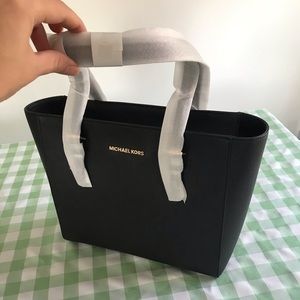 Brand Michael Kors Jet set travel bag